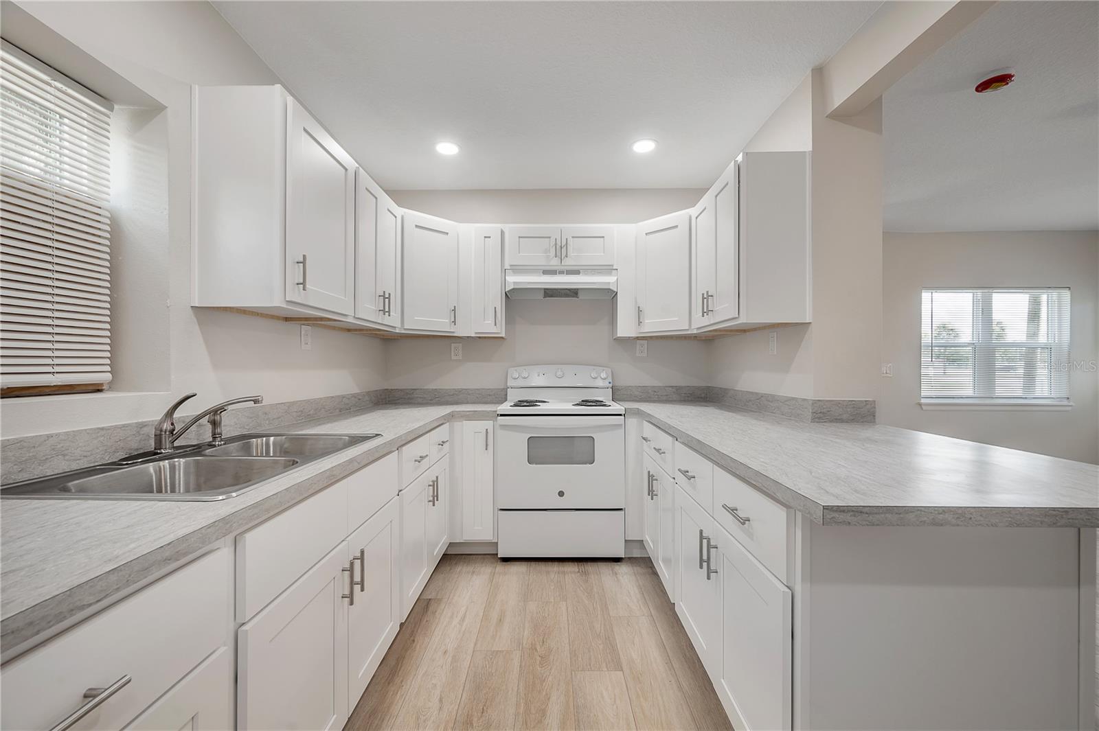 2307 E OSBORNE AVE, TAMPA, FL, 33610