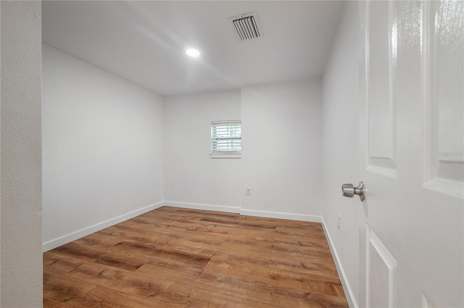 2307 E OSBORNE AVE, TAMPA, FL, 33610