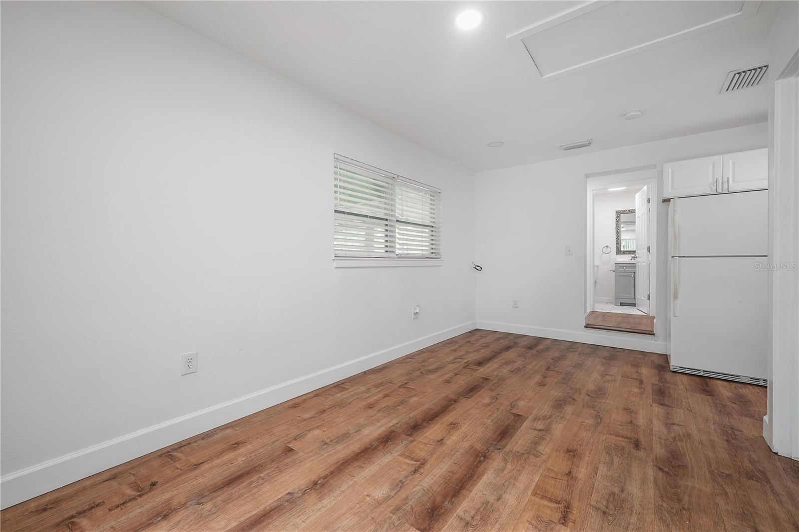 2307 E OSBORNE AVE, TAMPA, FL, 33610