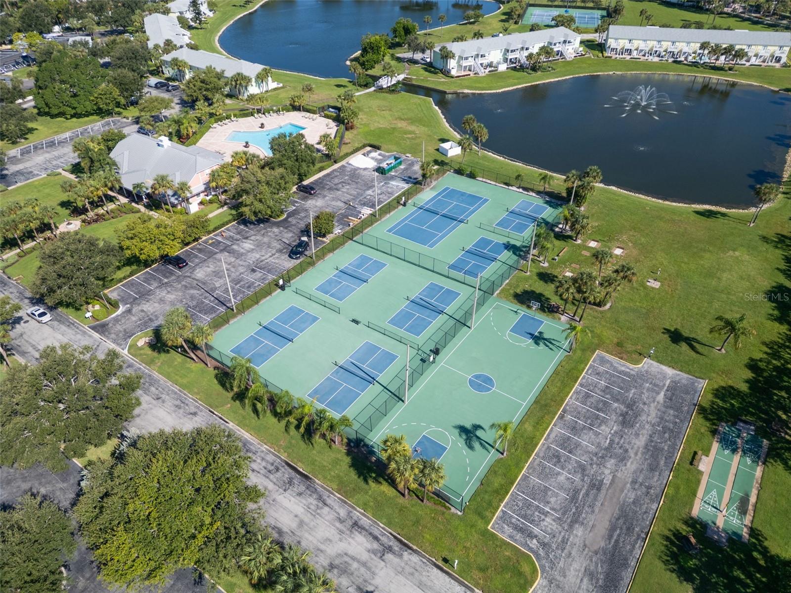 5243 BEACH DR SE #B, ST PETERSBURG, FL, 33705