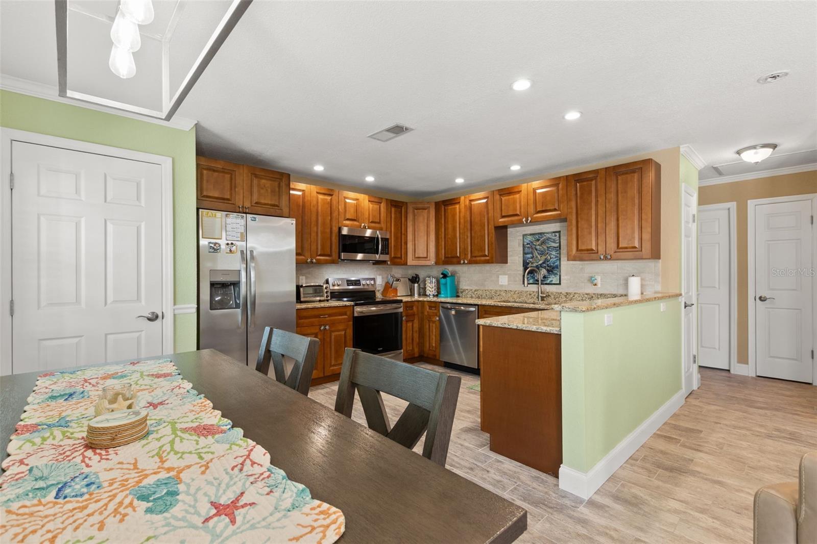 5243 BEACH DR SE #B, ST PETERSBURG, FL, 33705