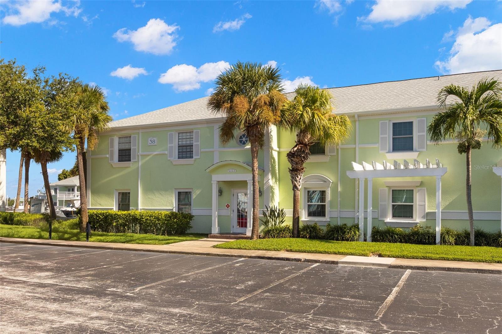 5243 BEACH DR SE #B, ST PETERSBURG, FL, 33705