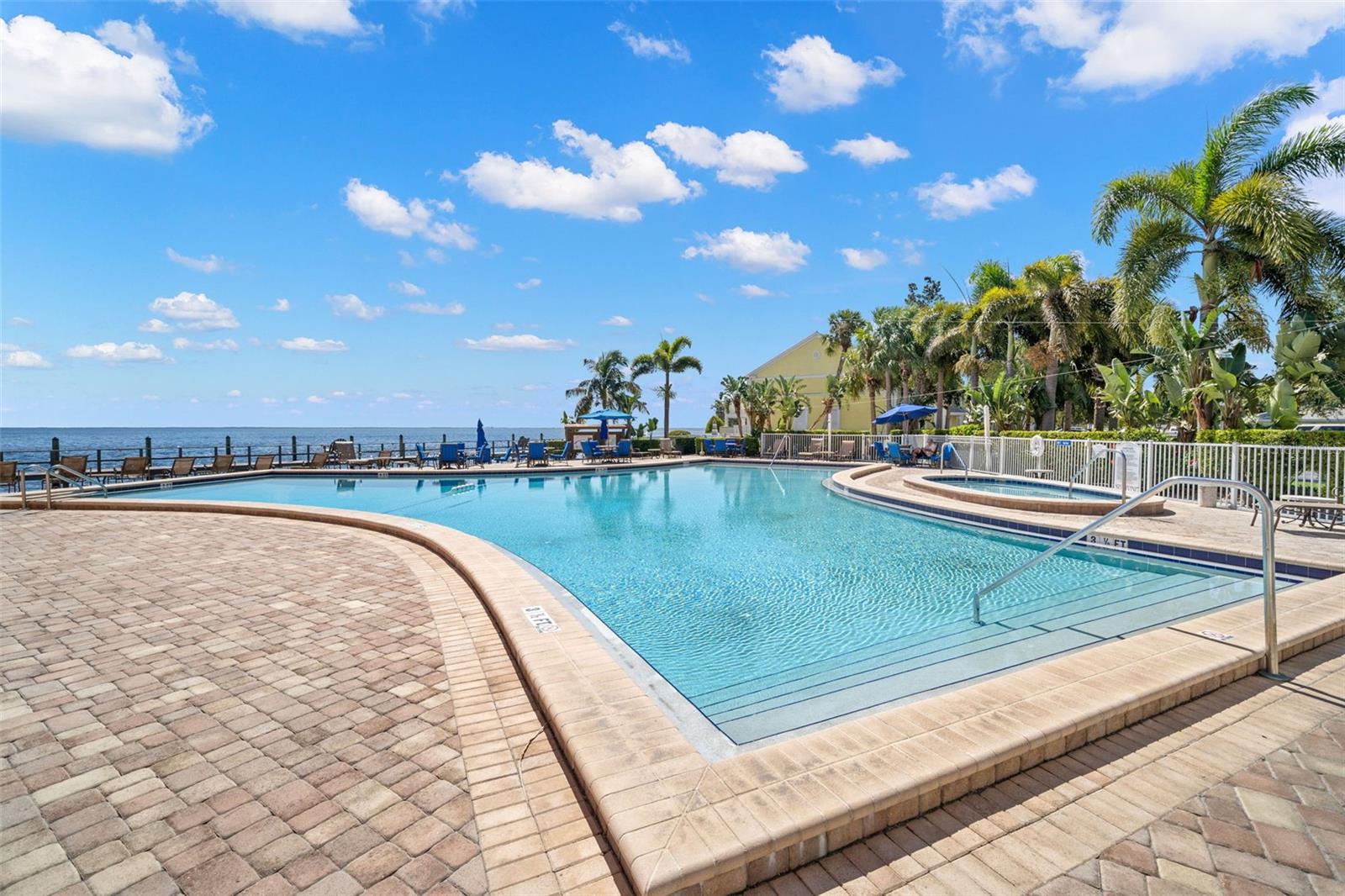 5243 BEACH DR SE #B, ST PETERSBURG, FL, 33705