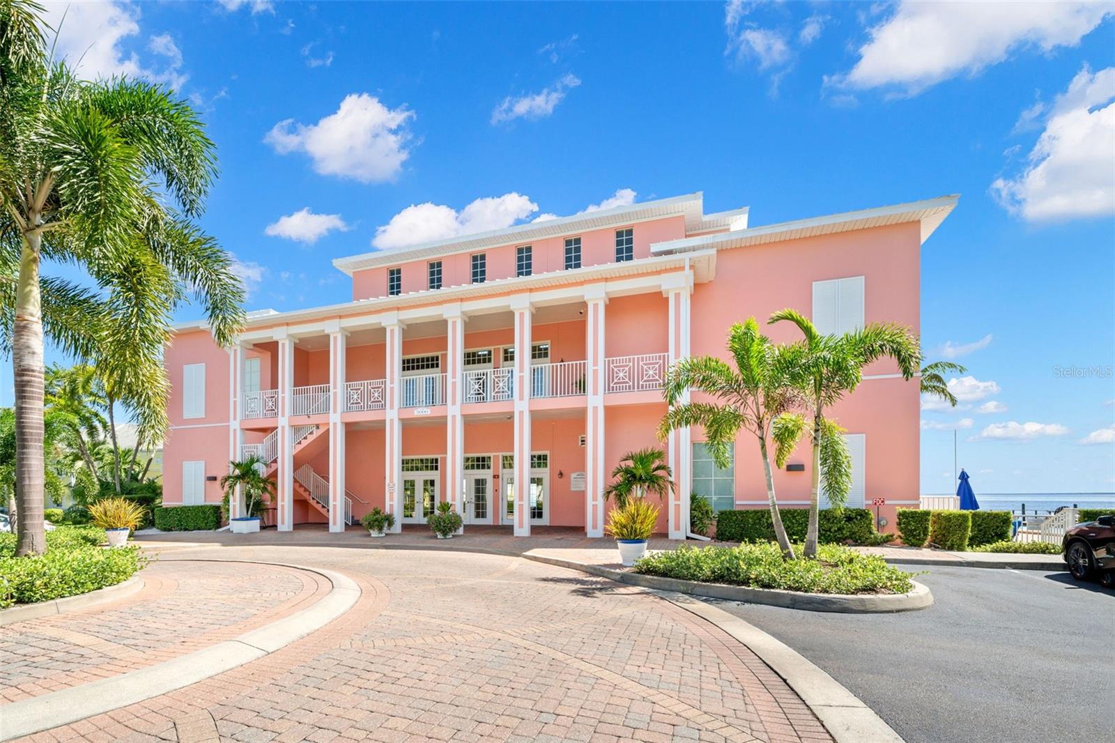 5243 BEACH DR SE #B, ST PETERSBURG, FL, 33705