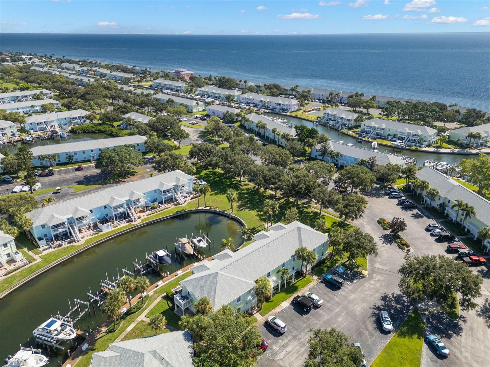 5243 BEACH DR SE #B, ST PETERSBURG, FL, 33705