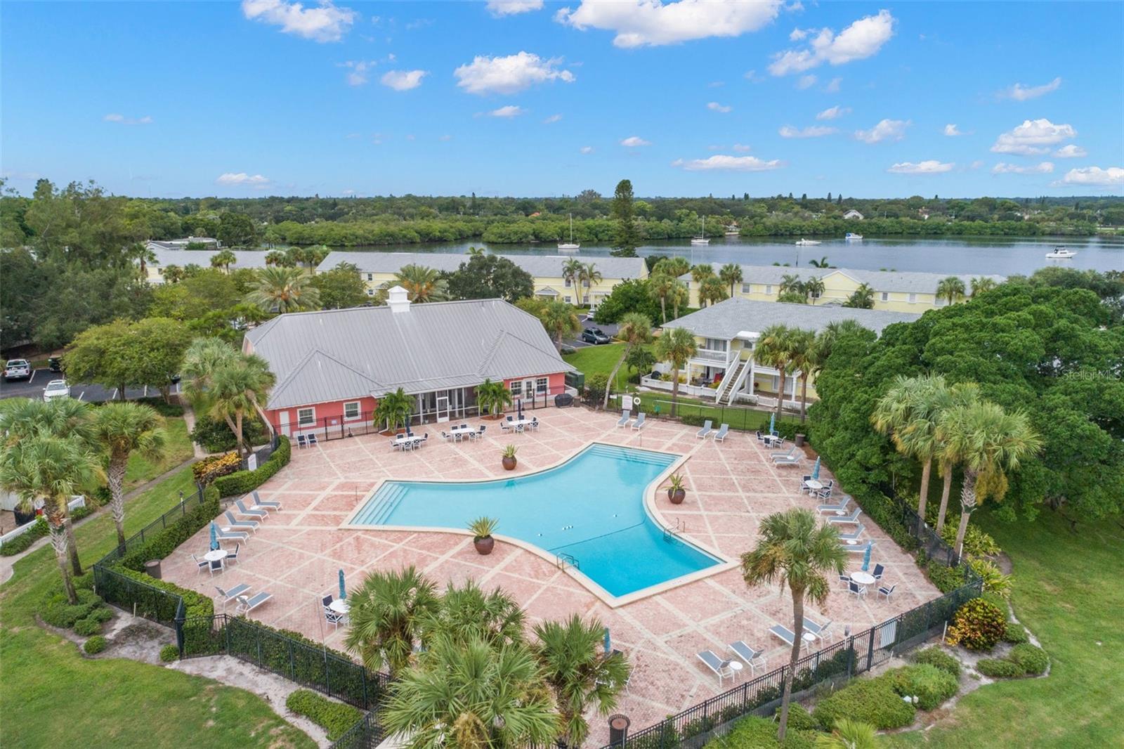 5243 BEACH DR SE #B, ST PETERSBURG, FL, 33705