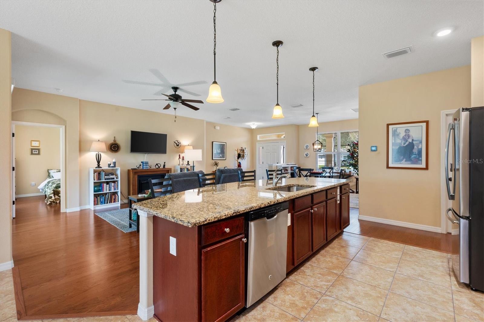 26605 AUGUSTA SPRINGS CIR, LEESBURG, FL, 34748