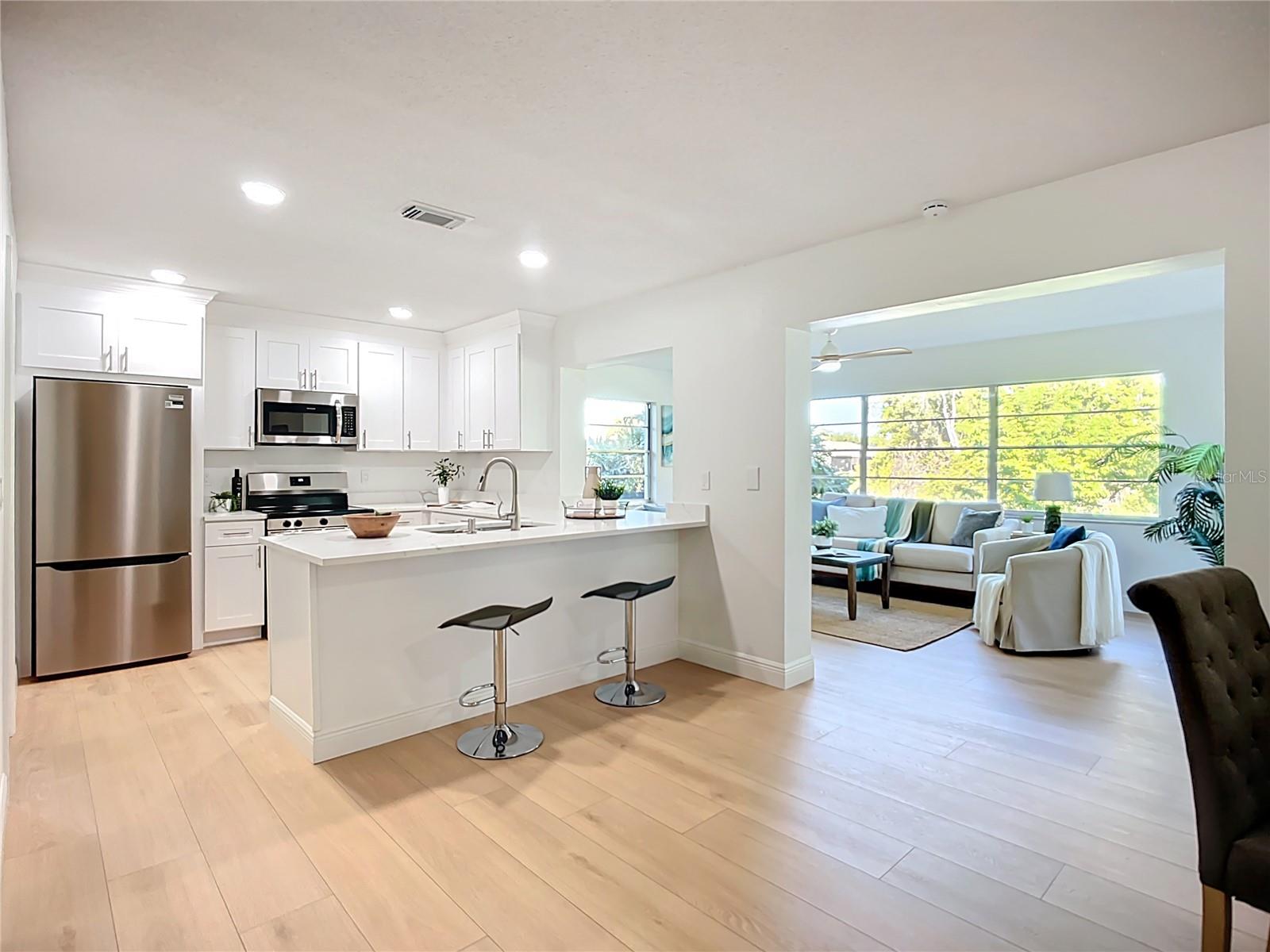 2014 HAMPSTEAD CIR, SUN CITY CENTER, FL, 33573