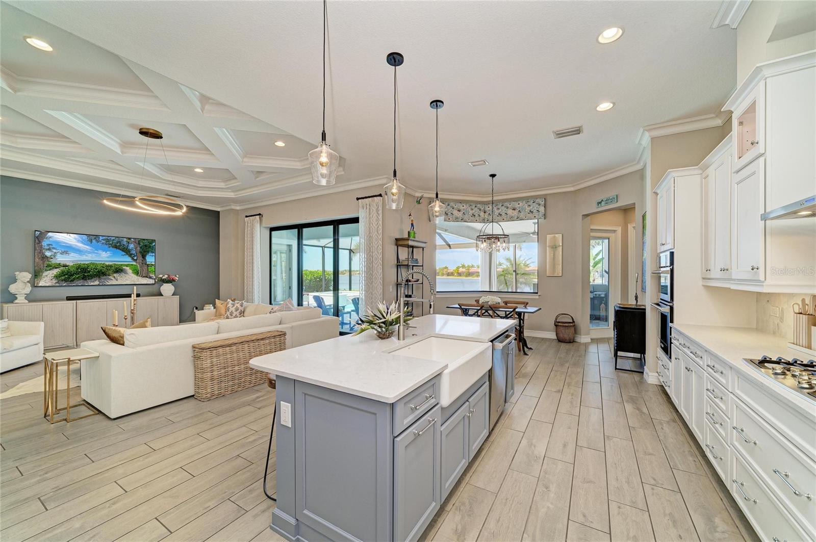 352 MARAVIYA BLVD, NOKOMIS, FL, 34275