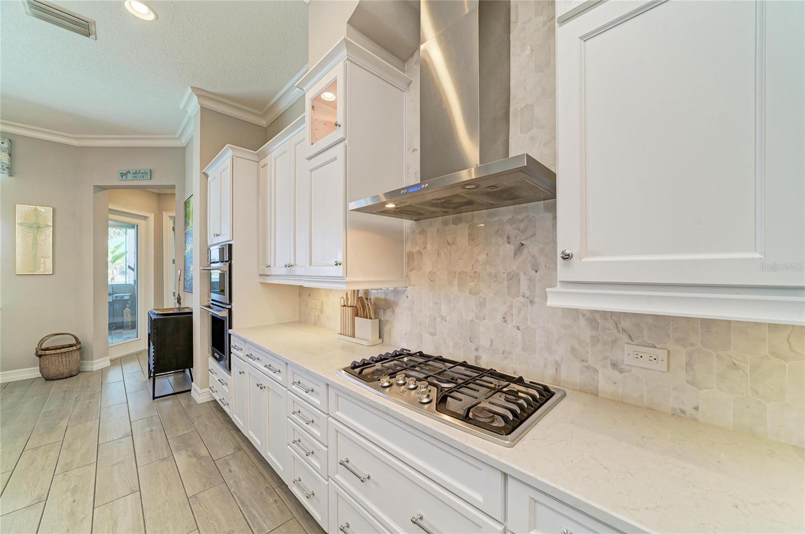 352 MARAVIYA BLVD, NOKOMIS, FL, 34275