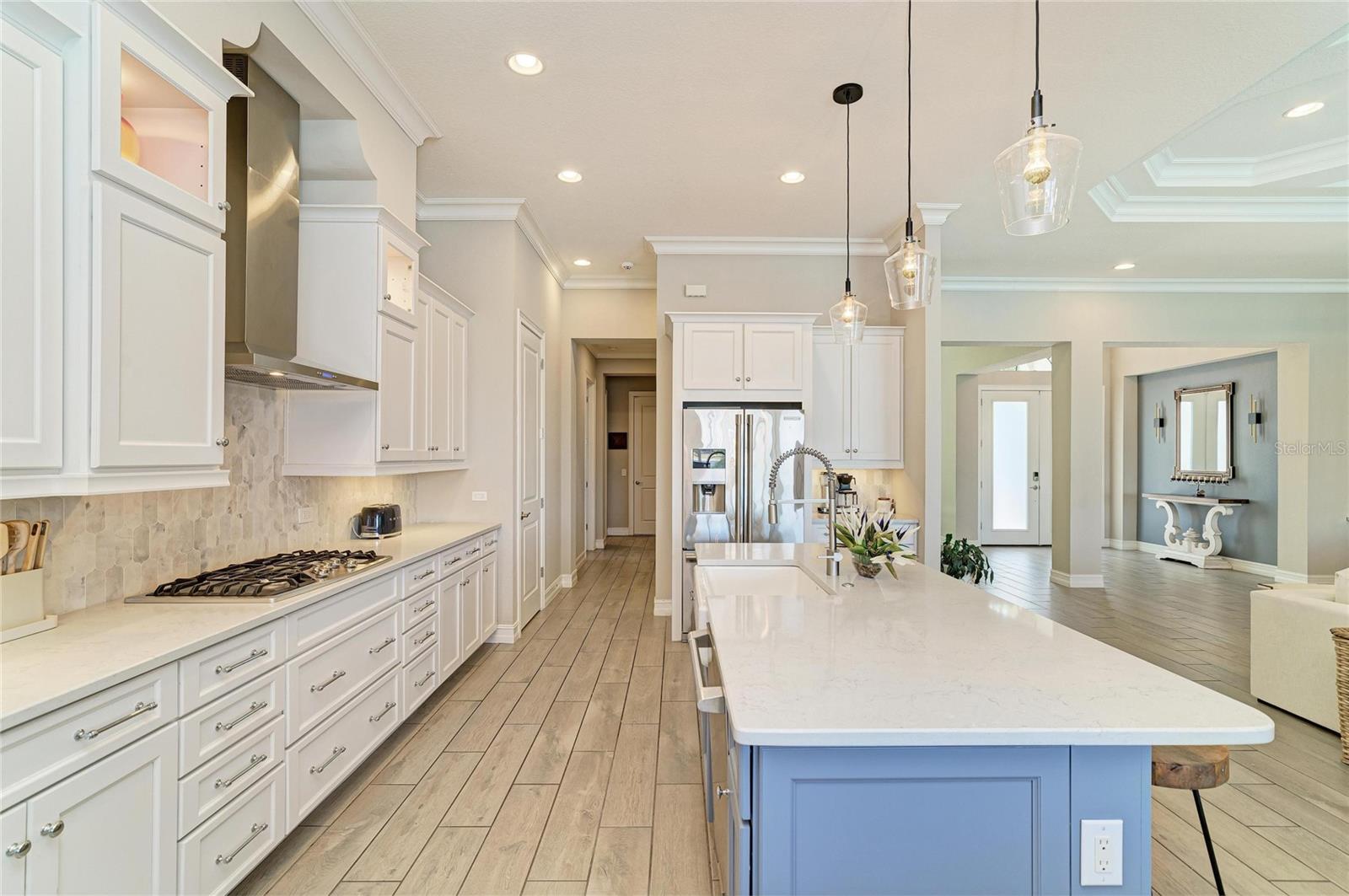 352 MARAVIYA BLVD, NOKOMIS, FL, 34275