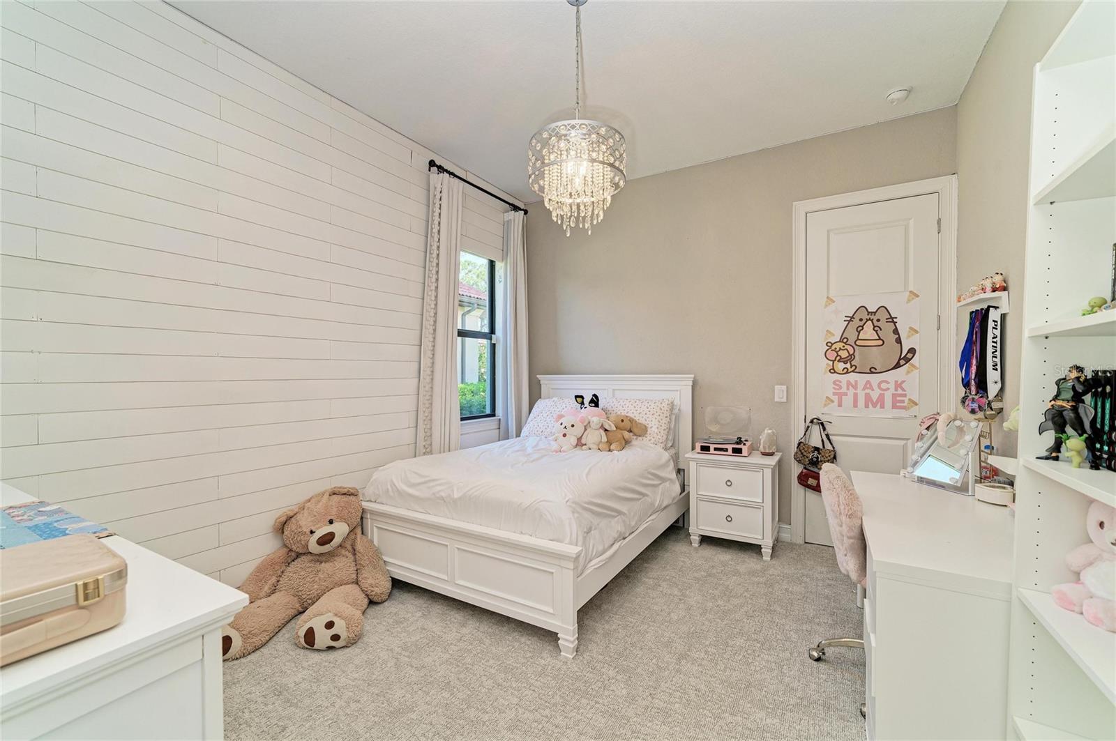 352 MARAVIYA BLVD, NOKOMIS, FL, 34275