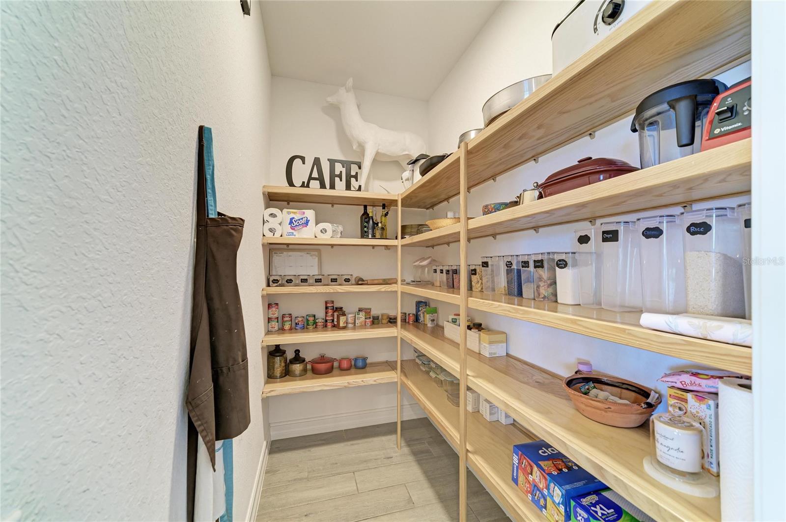 352 MARAVIYA BLVD, NOKOMIS, FL, 34275