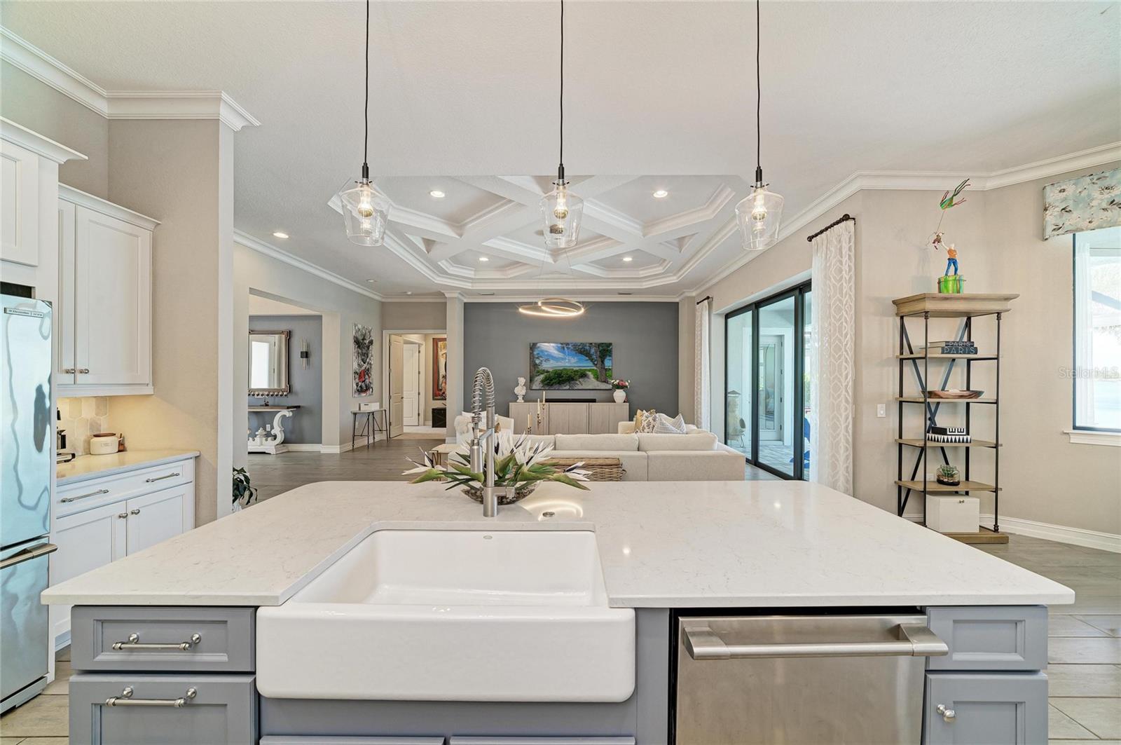 352 MARAVIYA BLVD, NOKOMIS, FL, 34275