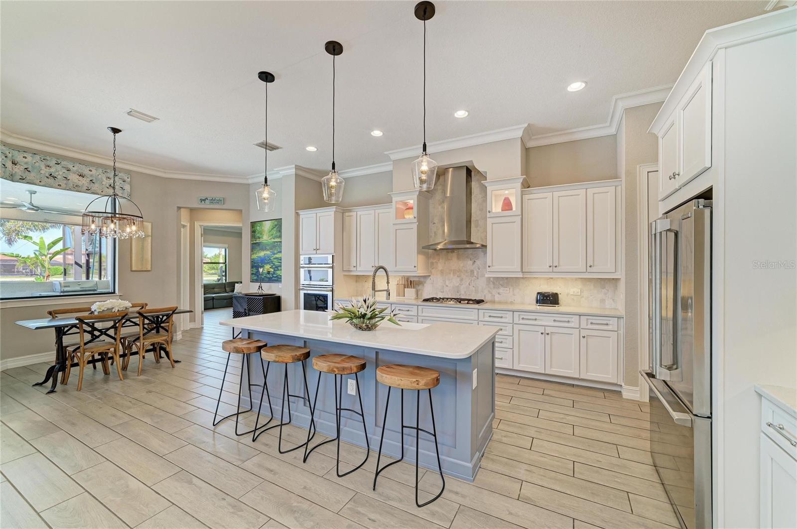 352 MARAVIYA BLVD, NOKOMIS, FL, 34275