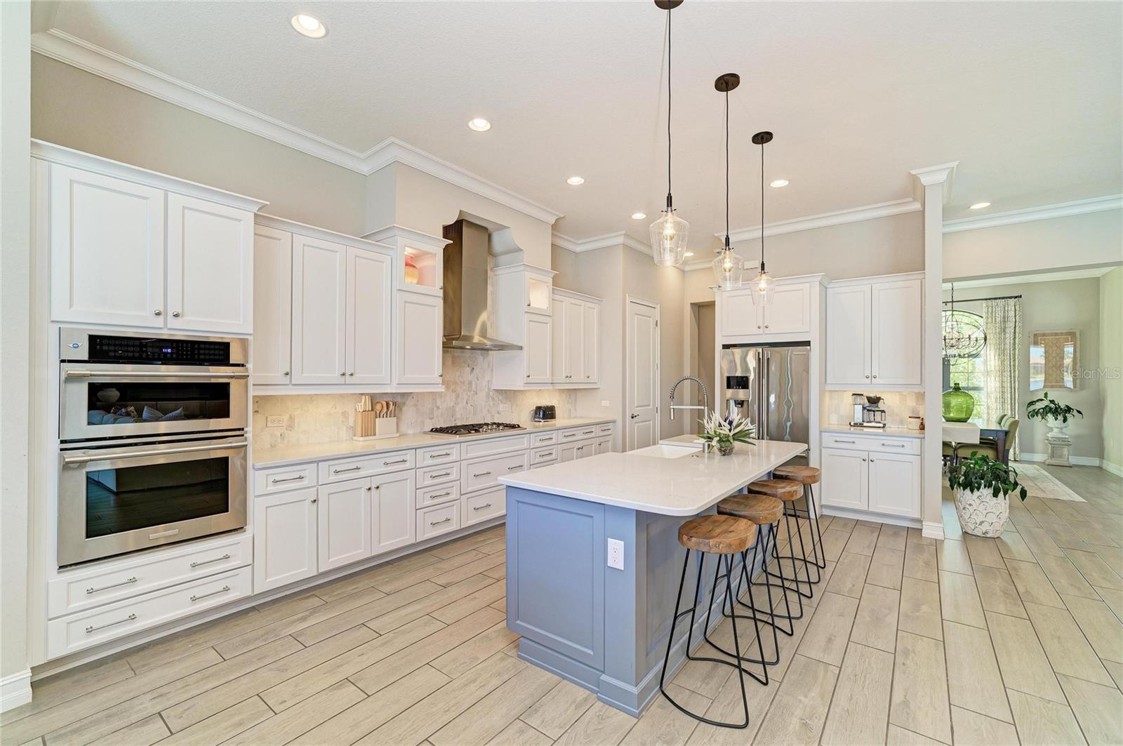 352 MARAVIYA BLVD, NOKOMIS, FL, 34275