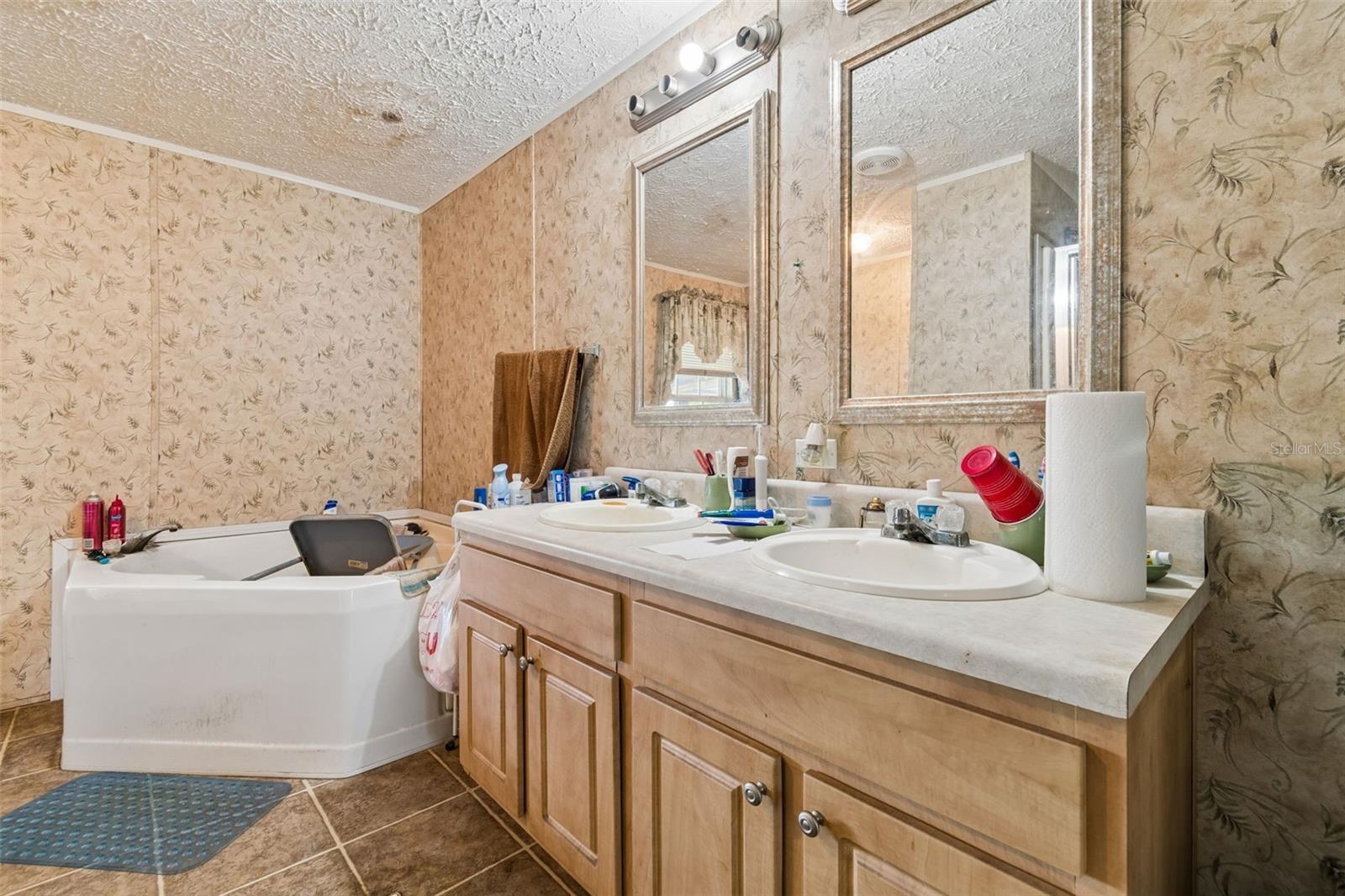 11101 SUMNER RD, WIMAUMA, FL, 33598