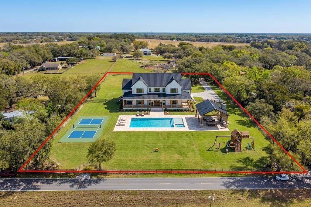 8236 WIRE RD, ZEPHYRHILLS, FL, 33540