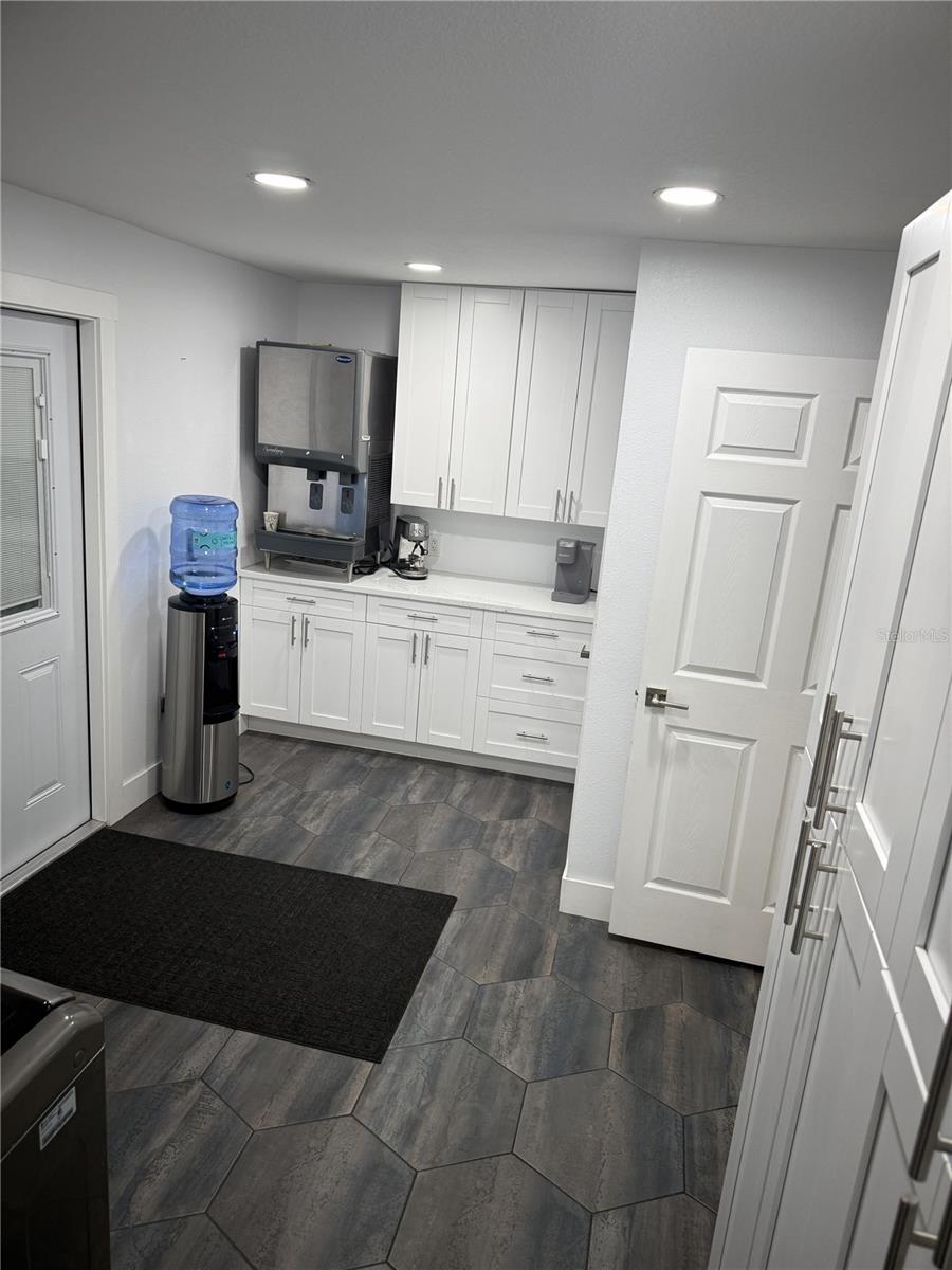 12705 PARK BLVD, SEMINOLE, FL, 33776