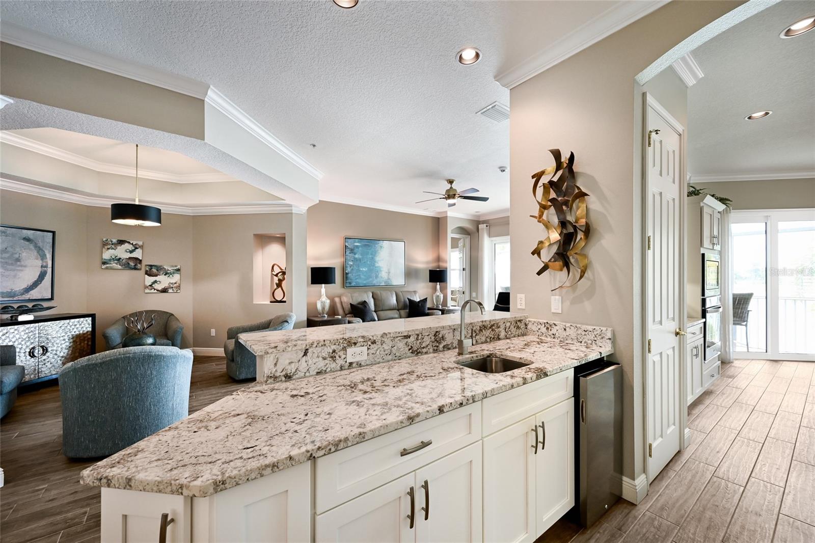 6523 MOORINGS POINT CIR #202, LAKEWOOD RANCH, FL, 34202