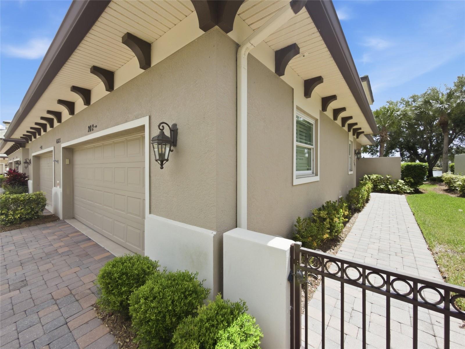 6523 MOORINGS POINT CIR #202, LAKEWOOD RANCH, FL, 34202