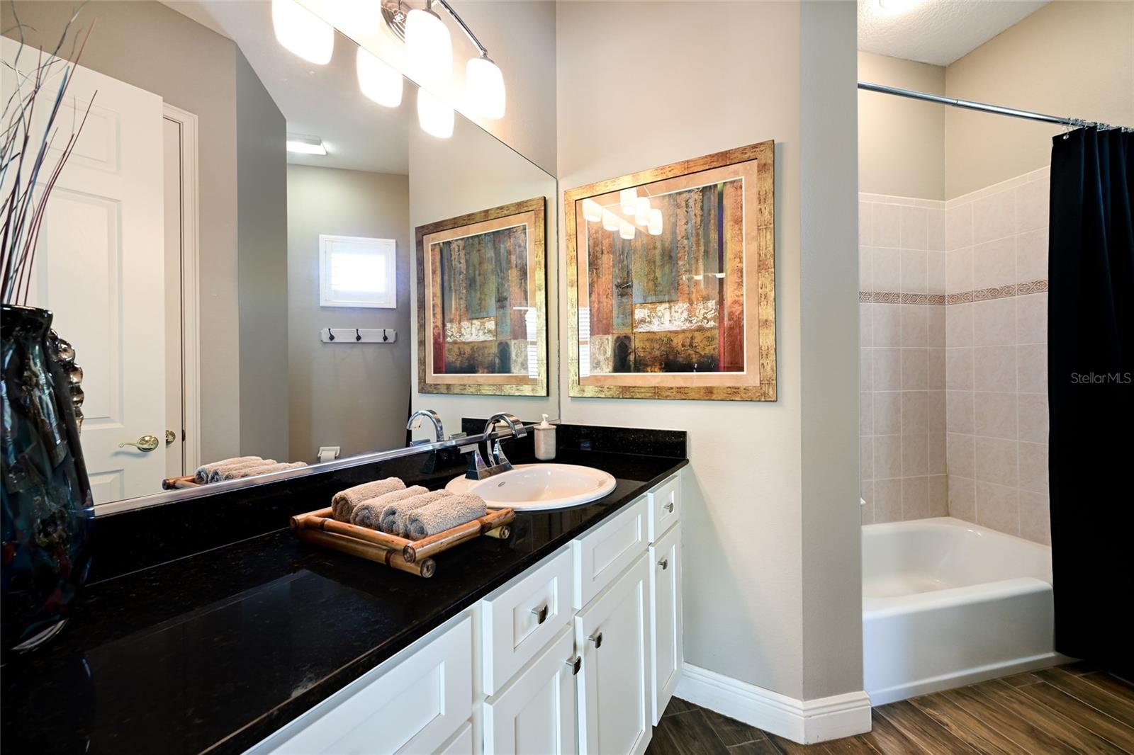 6523 MOORINGS POINT CIR #202, LAKEWOOD RANCH, FL, 34202