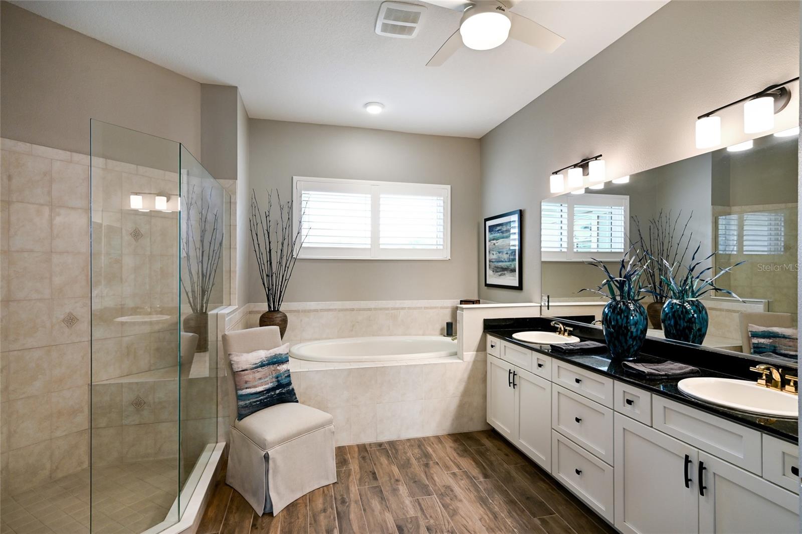 6523 MOORINGS POINT CIR #202, LAKEWOOD RANCH, FL, 34202