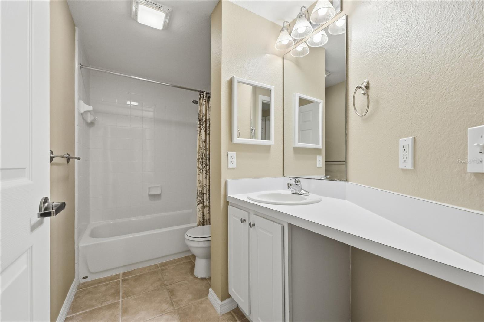 9172 SW 52ND RD #103, GAINESVILLE, FL, 32608