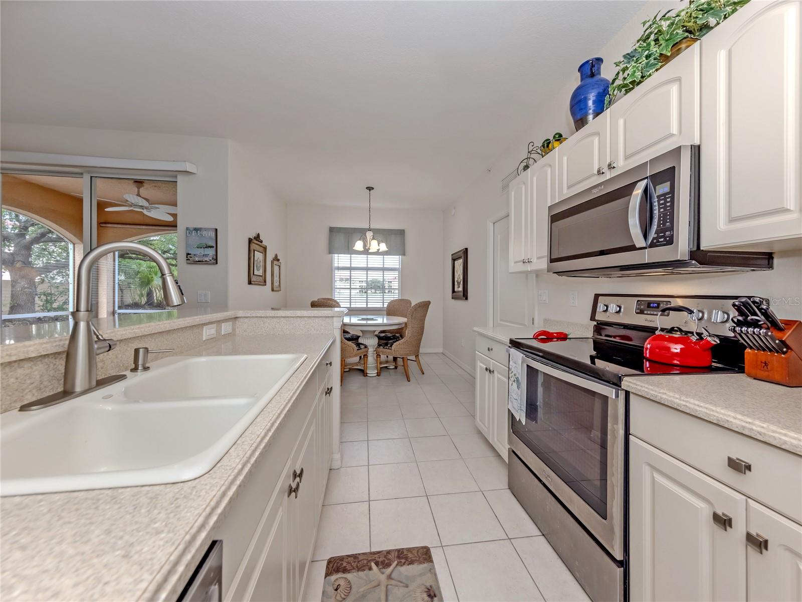 121 N AUBURN RD #11, VENICE, FL, 34292