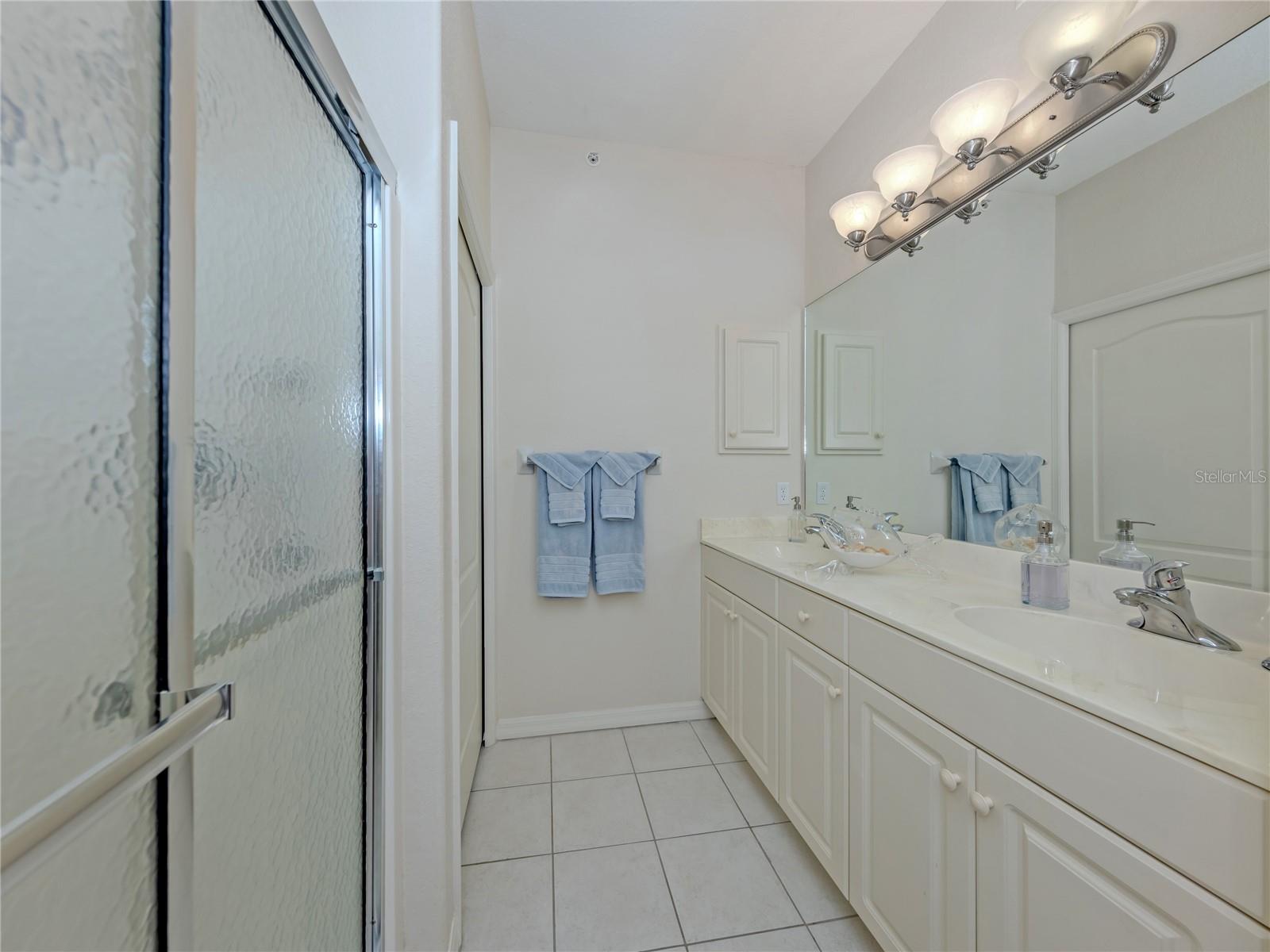 121 N AUBURN RD #11, VENICE, FL, 34292