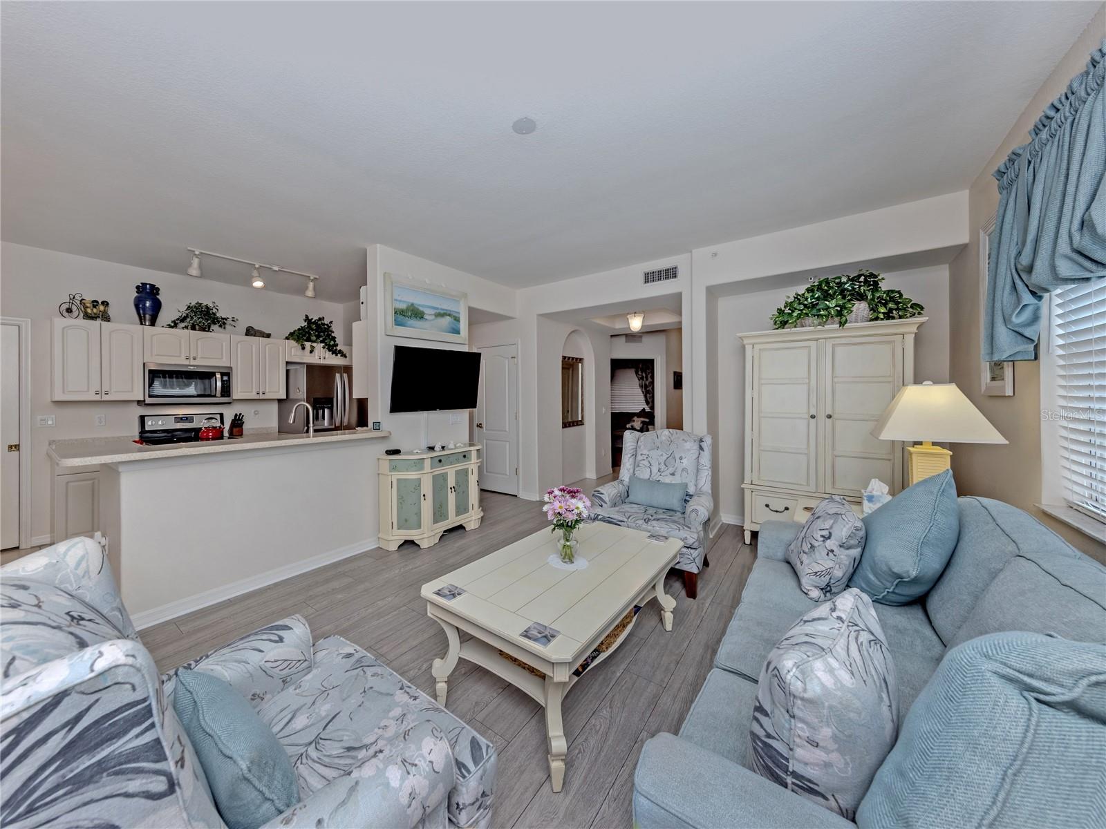 121 N AUBURN RD #11, VENICE, FL, 34292