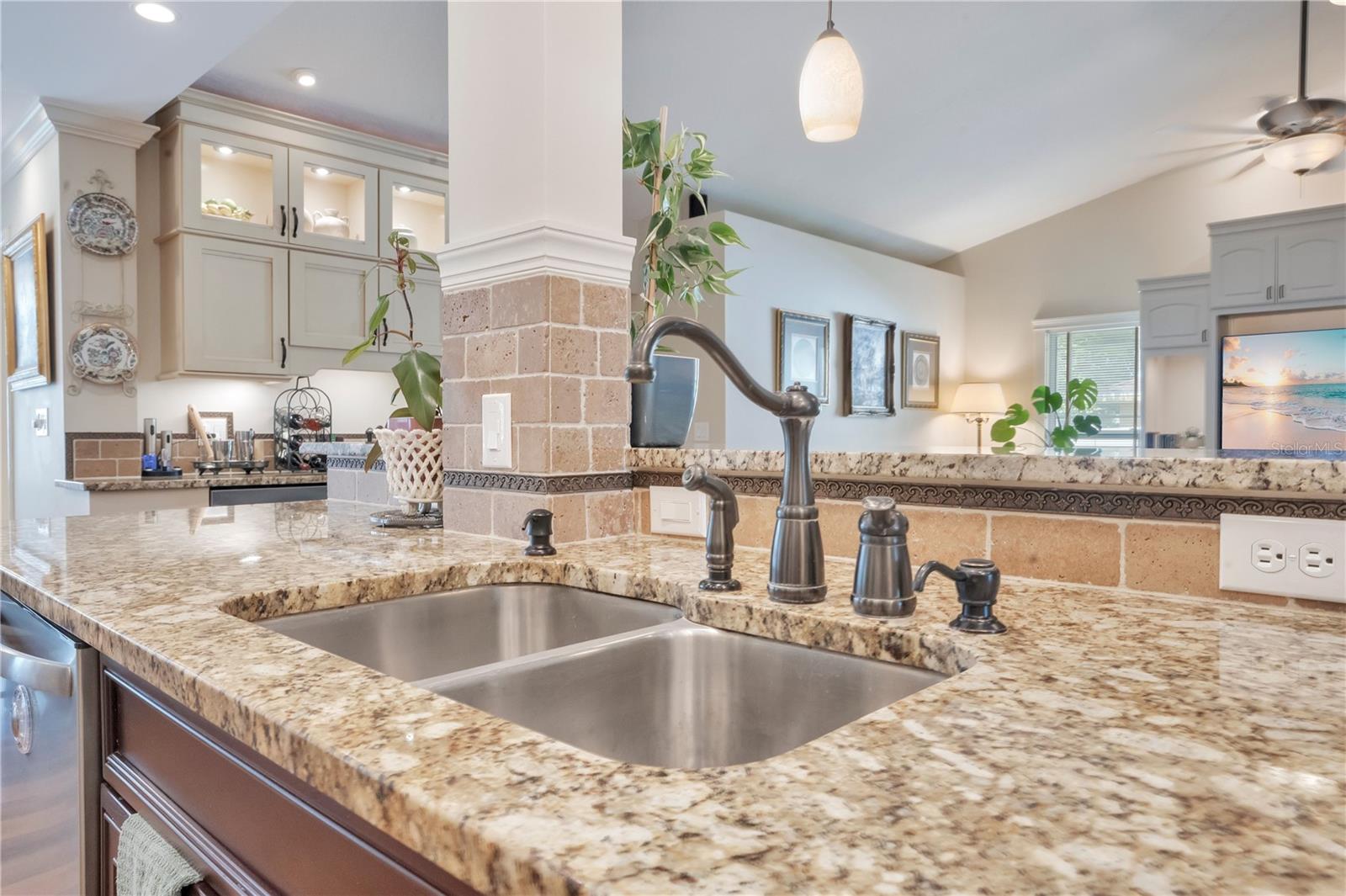 708 HUNTERS RUN BLVD, LAKELAND, FL, 33809