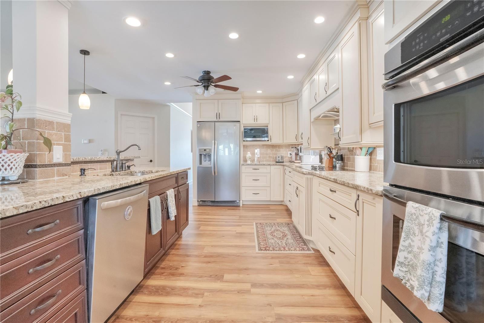 708 HUNTERS RUN BLVD, LAKELAND, FL, 33809