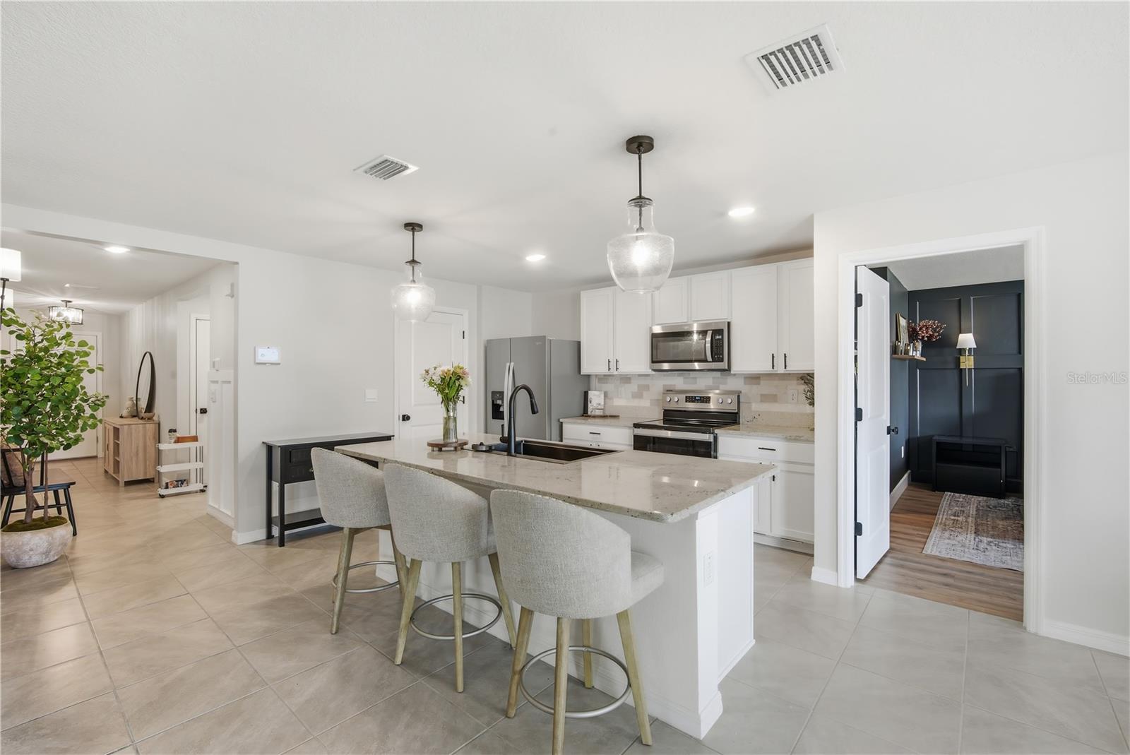 2807 GUMBO LIMBO DR, WIMAUMA, FL, 33598