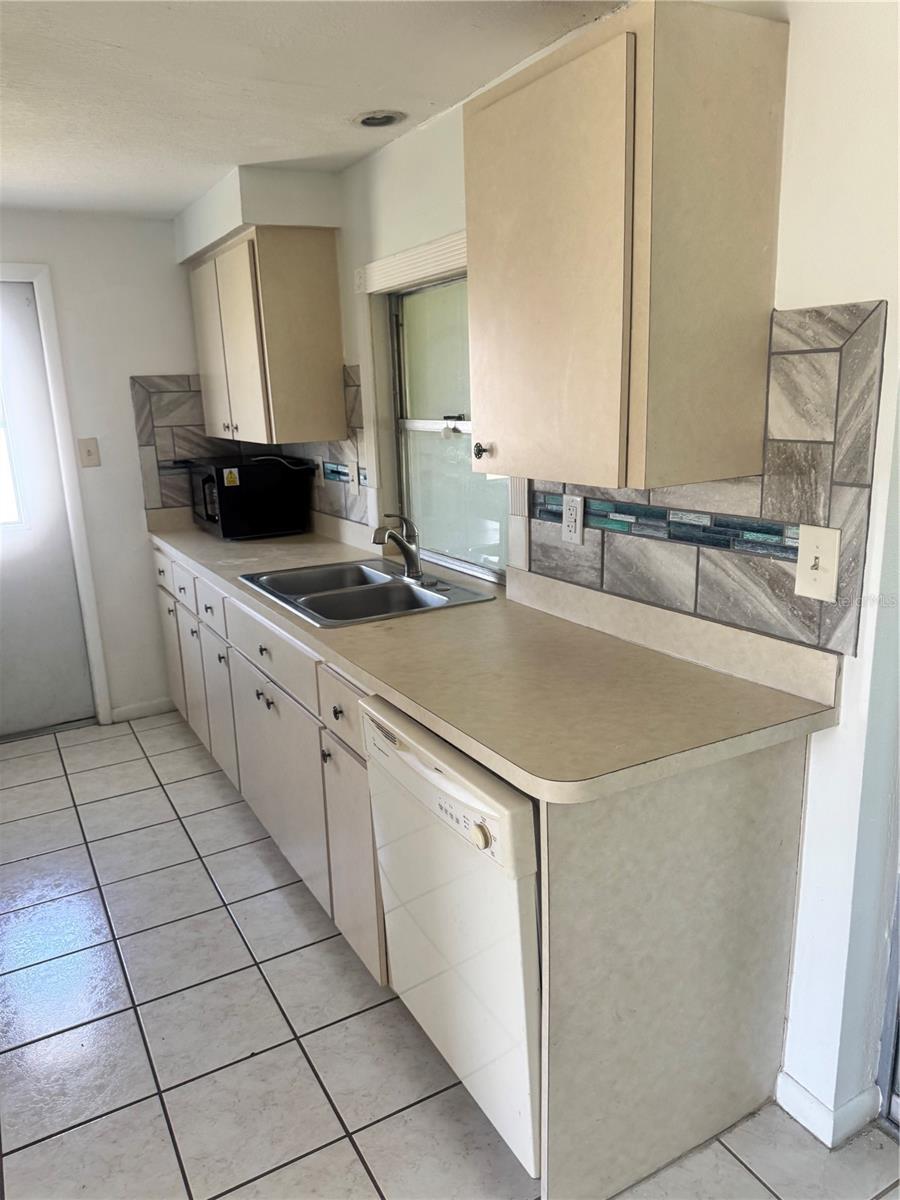 166 DARTMOUTH DR NW, PORT CHARLOTTE, FL, 33952