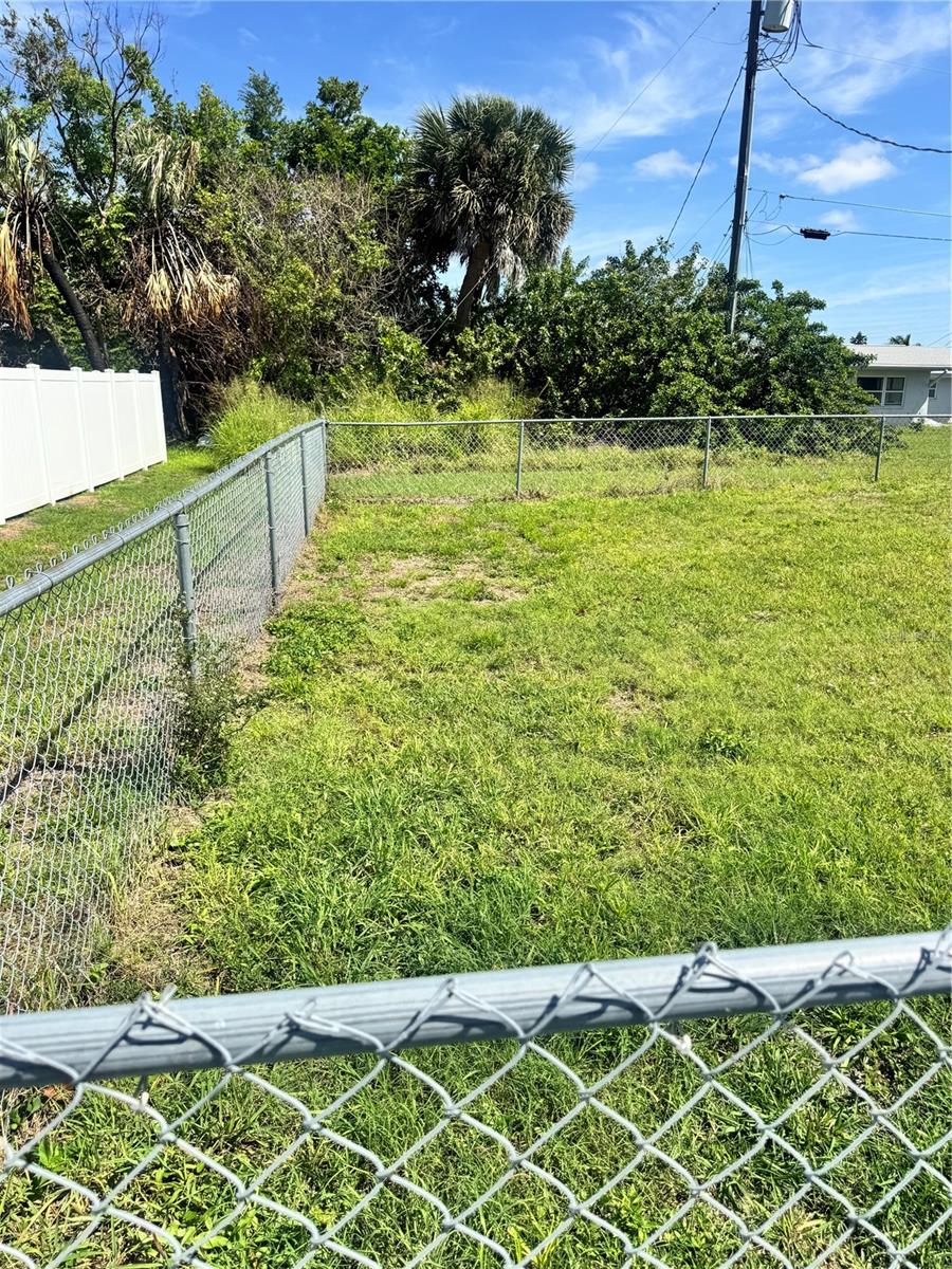 166 DARTMOUTH DR NW, PORT CHARLOTTE, FL, 33952