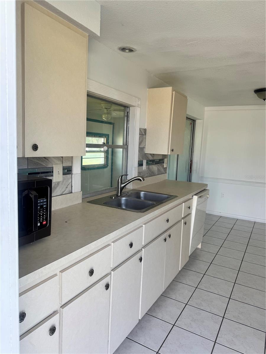 166 DARTMOUTH DR NW, PORT CHARLOTTE, FL, 33952