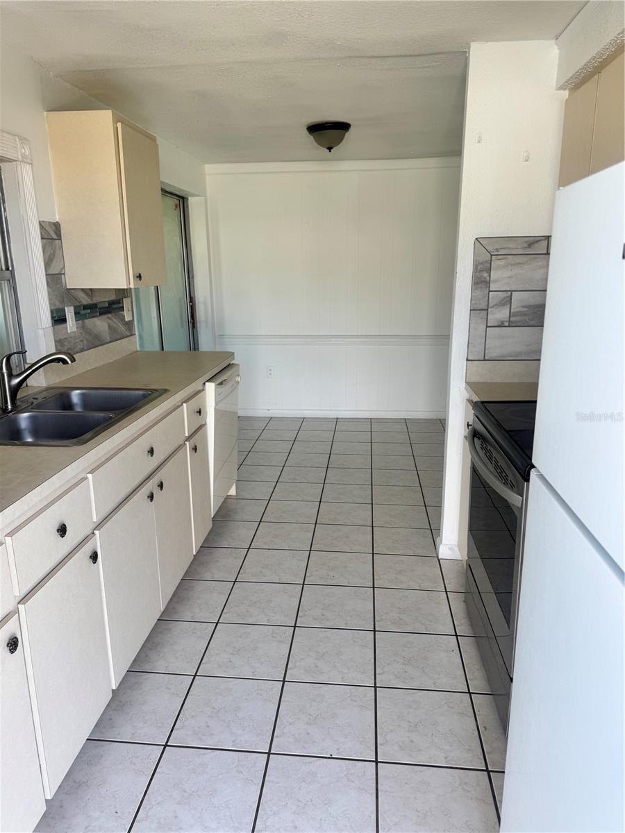 166 DARTMOUTH DR NW, PORT CHARLOTTE, FL, 33952