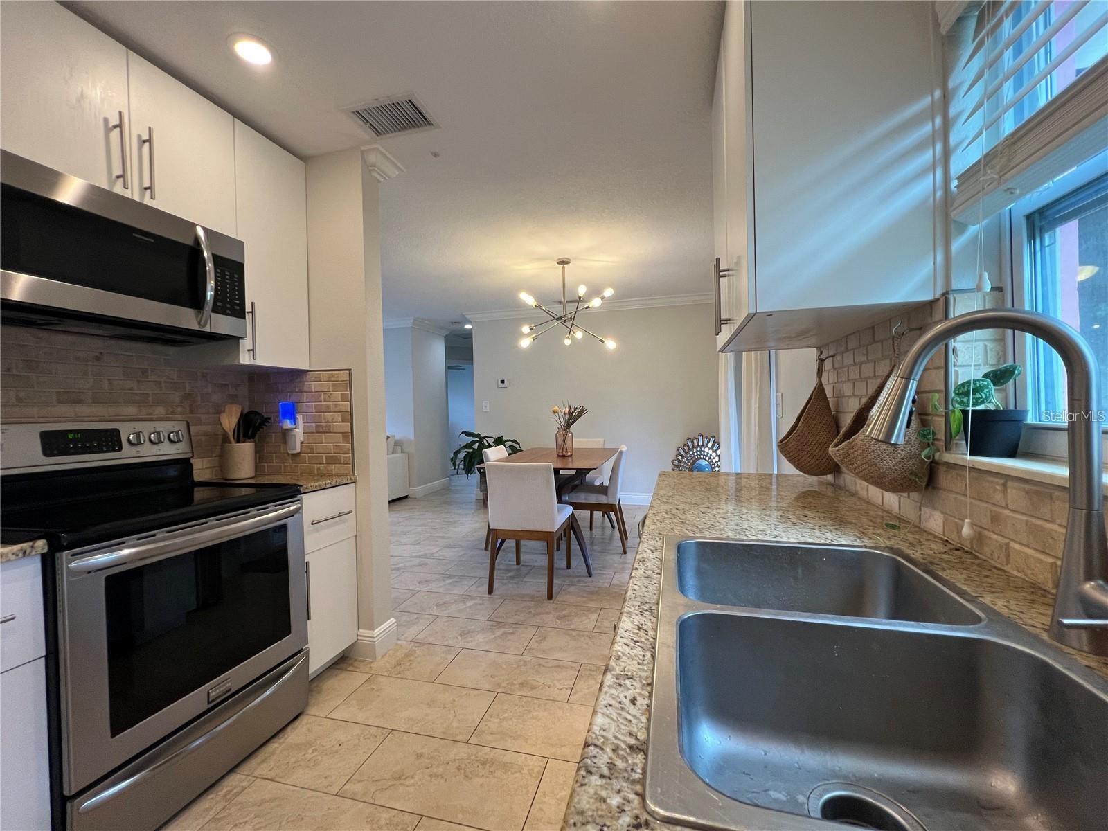 3748 MANATEE DR SE, ST PETERSBURG, FL, 33705