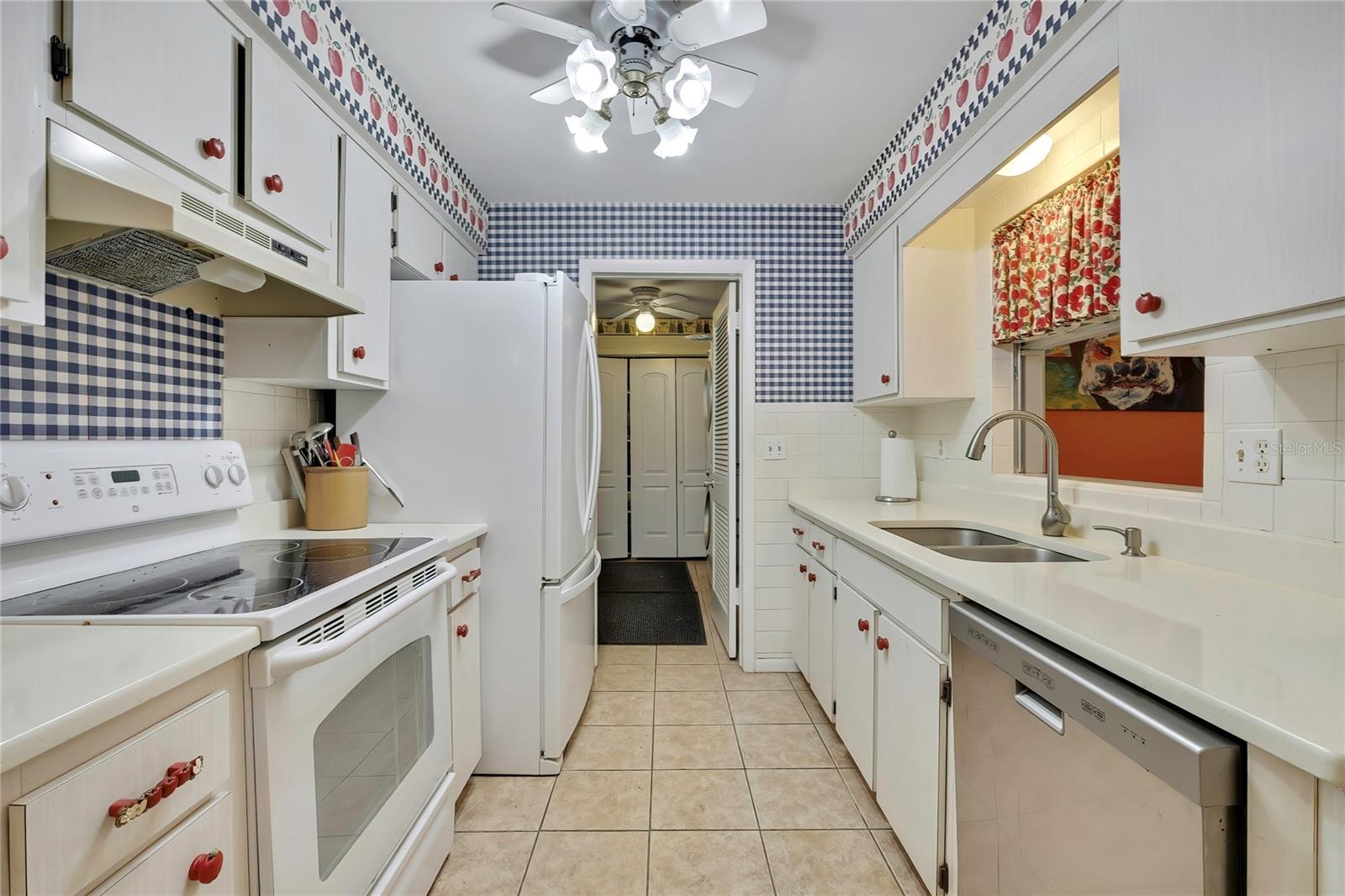 10 N DAVIS ST, BEVERLY HILLS, FL, 34465