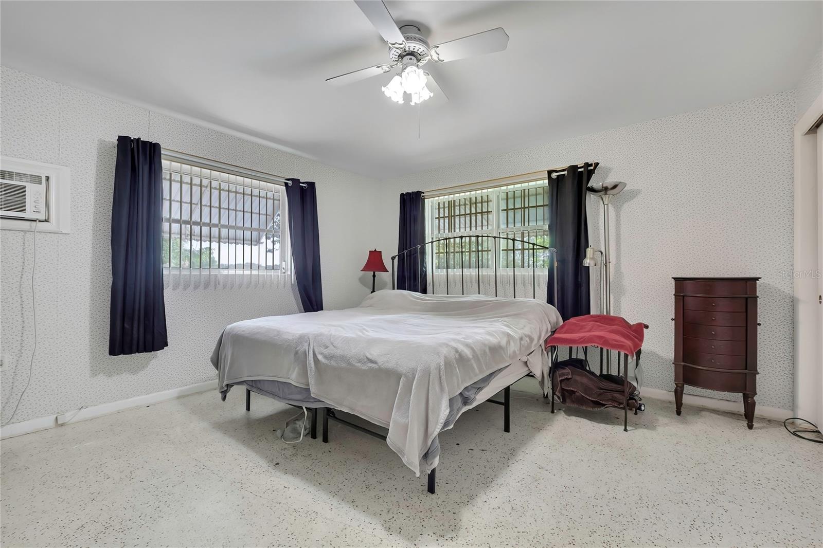 10 N DAVIS ST, BEVERLY HILLS, FL, 34465