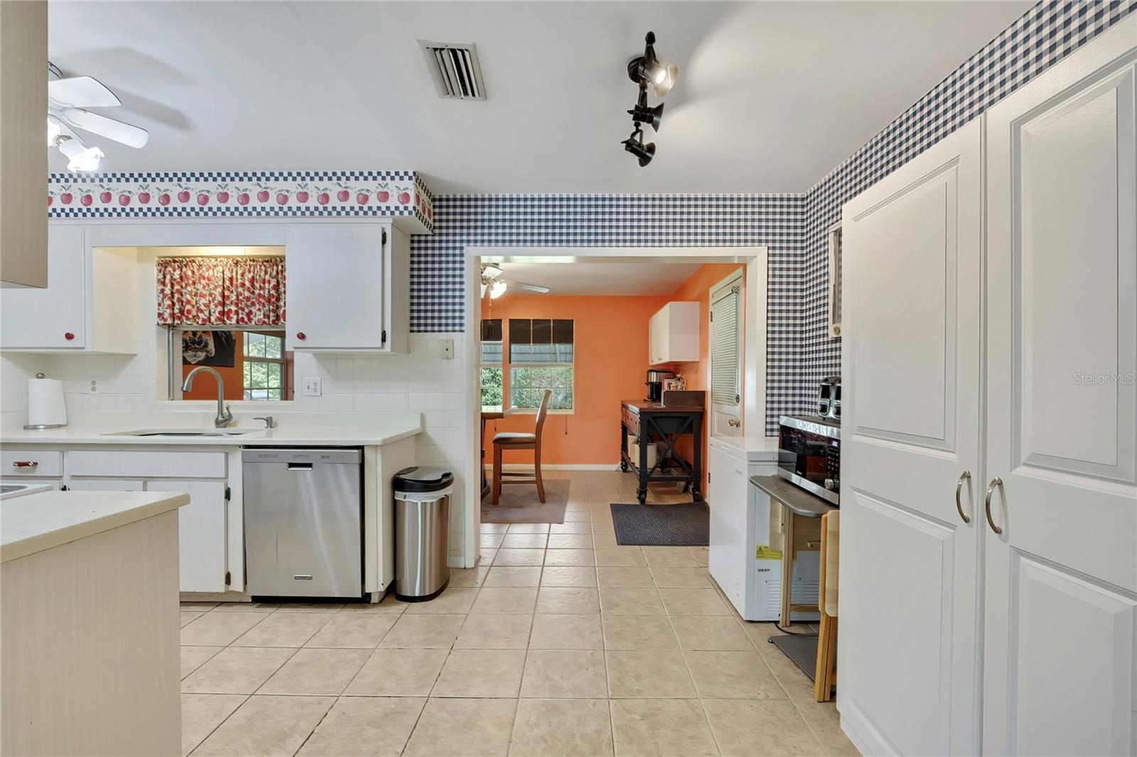 10 N DAVIS ST, BEVERLY HILLS, FL, 34465