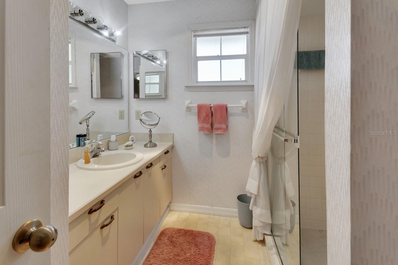 2520 S GLEN EAGLES DR, DELAND, FL, 32724