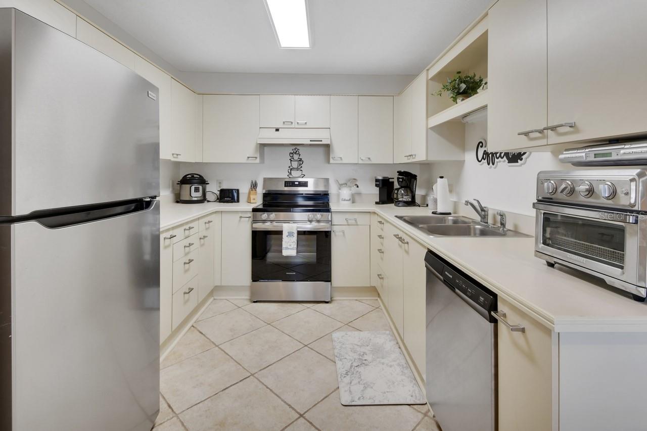 2520 S GLEN EAGLES DR, DELAND, FL, 32724