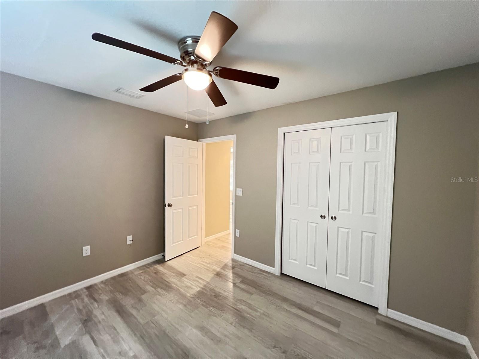 8 FISHER LOOP CRSE, OCKLAWAHA, FL, 32179