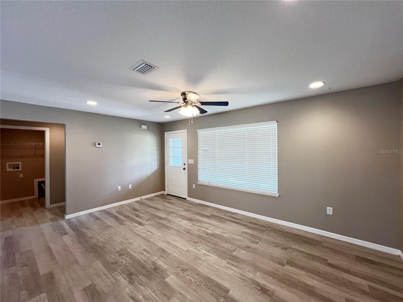 8 FISHER LOOP CRSE, OCKLAWAHA, FL, 32179