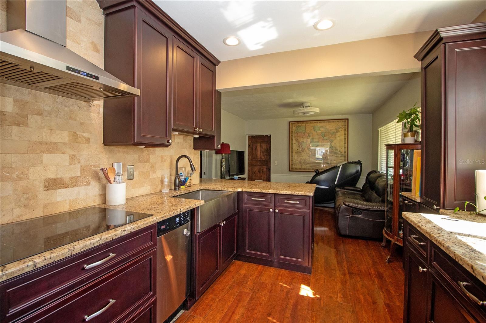 5335 8TH AVE N, ST PETERSBURG, FL, 33710