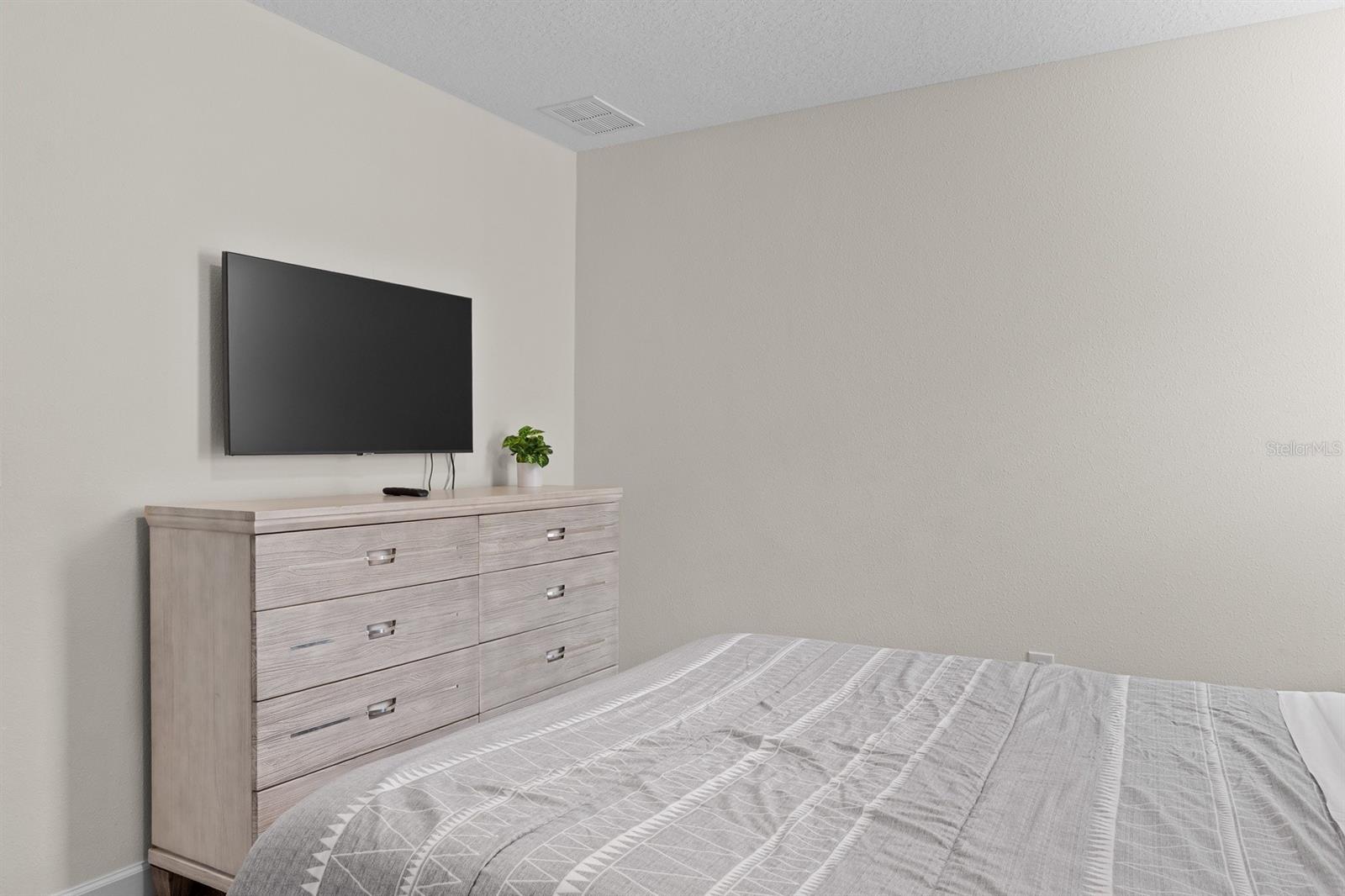 8876 CABOT CLIFFS DR, DAVENPORT, FL, 33896