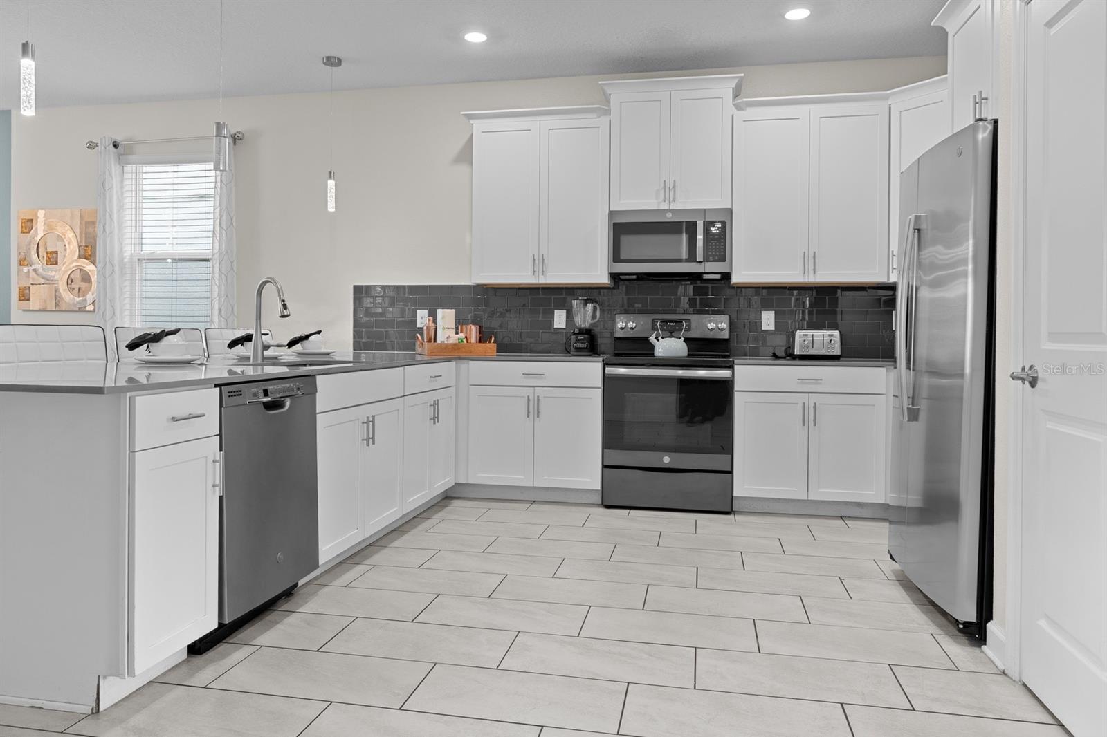 8876 CABOT CLIFFS DR, DAVENPORT, FL, 33896