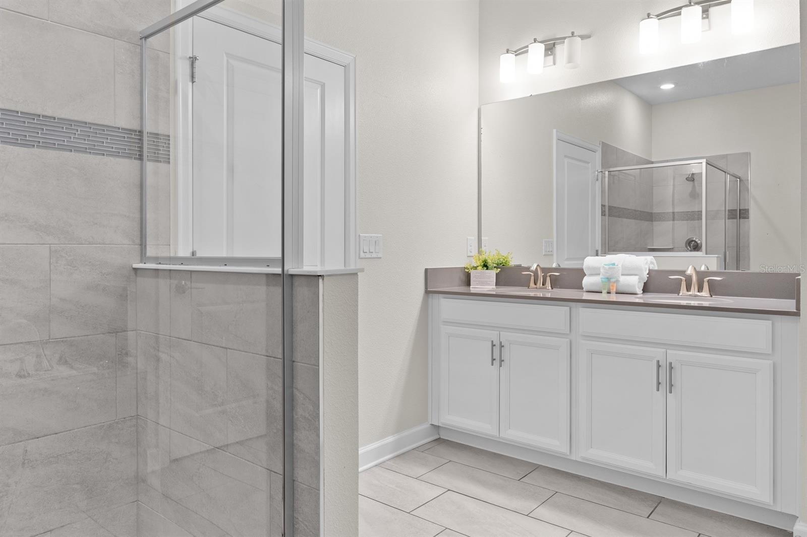 8876 CABOT CLIFFS DR, DAVENPORT, FL, 33896